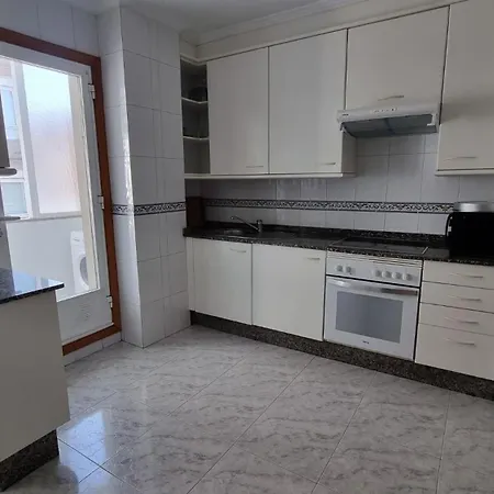 Piso Para 6 Personas Con Garaje Gratuito Vilagarcia de Arousa Exterior photo